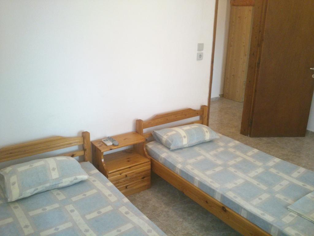 Kalaitzis Apartments Kalyves Polygyrou ภายนอก รูปภาพ